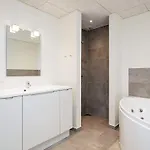 6 Person In *