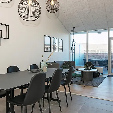 6 Person In Appartamento